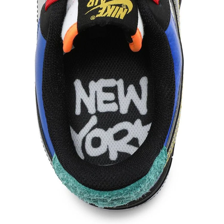 Krossovki-Nike-Air-Force-1-Low-07-What-The-NYC-8