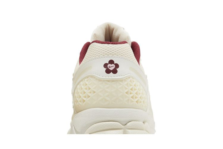 Кроссовки Nike Wmns Air Zoom Vomero 5 'Valentine's Day'