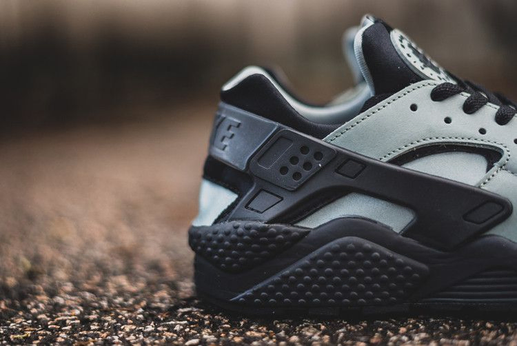 Кроссовки Nike Air Huarache Premium 'Mica Green'