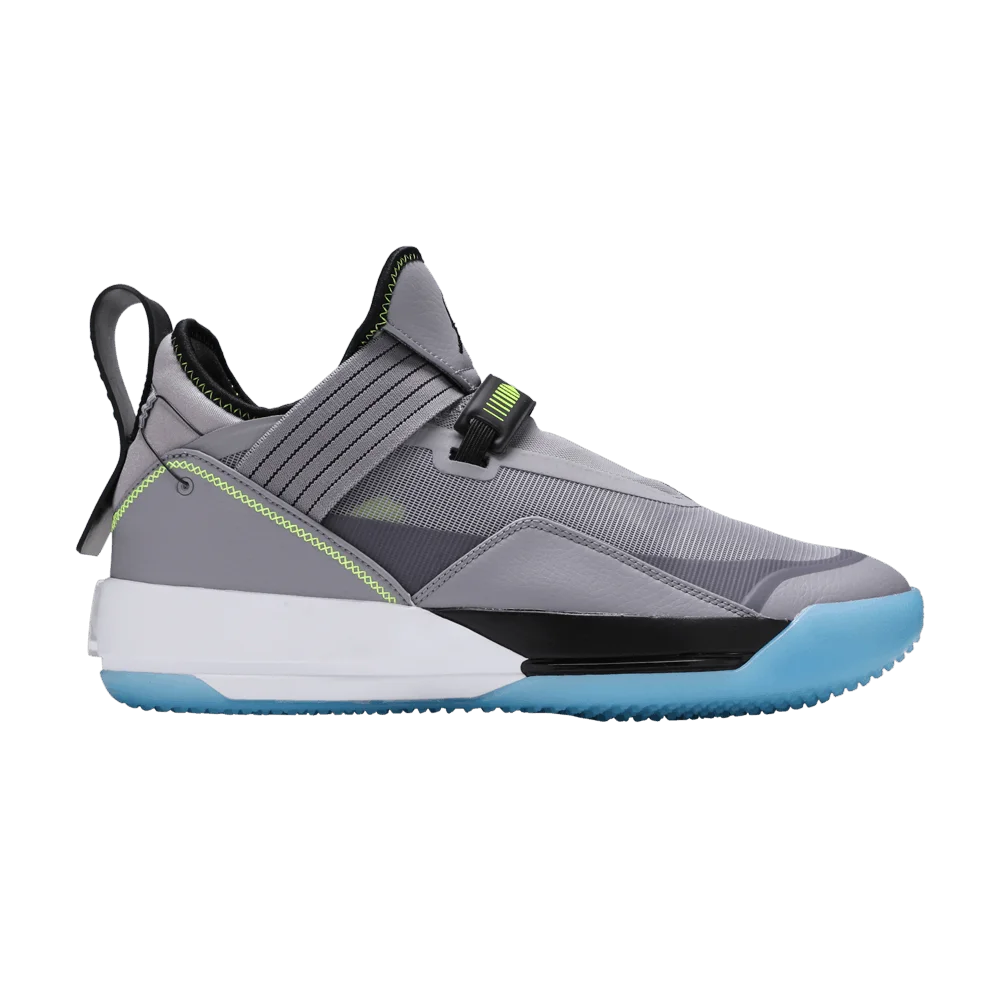 Krossovki-Air-Jordan-33-SE-PF-Cement-Grey