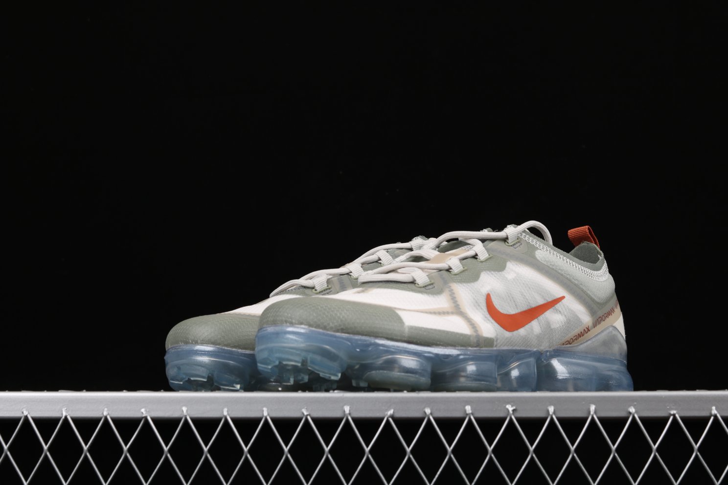 Air-VaporMax-2019-Light-Olive-4