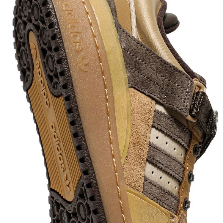 Krossovki-Bad-Bunny-x-adidas-Forum-Buckle-Low-The-First-Cafe-8