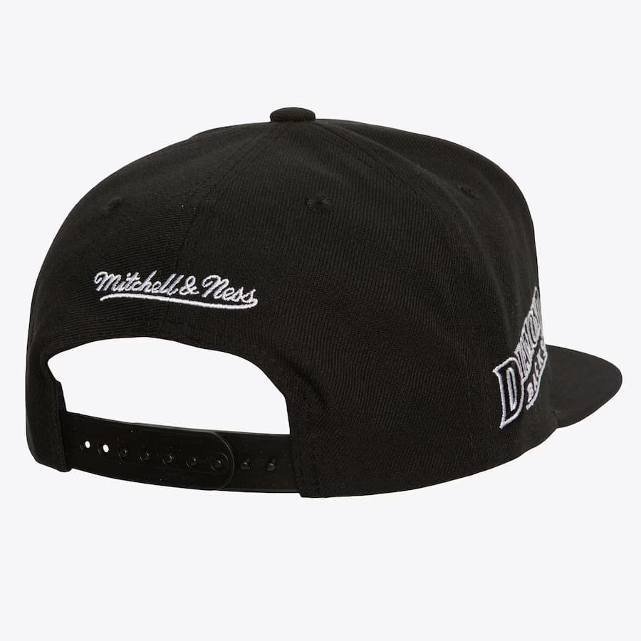 Mitchell-Ness-Black-White-Arizona-Diamondbacks-Cooperstown-Collection-Evergreen-OG-Snapback-Hat-1
