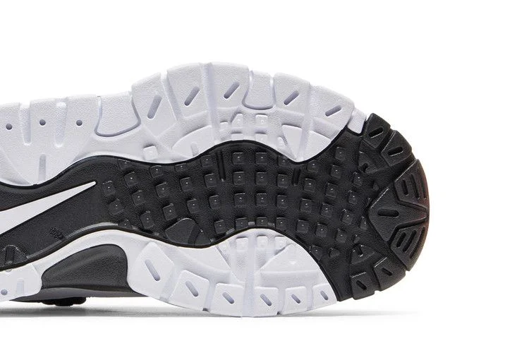 Krossovki-Nike-Air-Barrage-Low-GS-Black-White-4