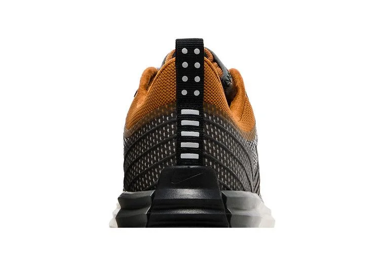 Krossovki-Nike-Lunar-Roam-SE-Metallic-Pewter-Desert-Bronze-6