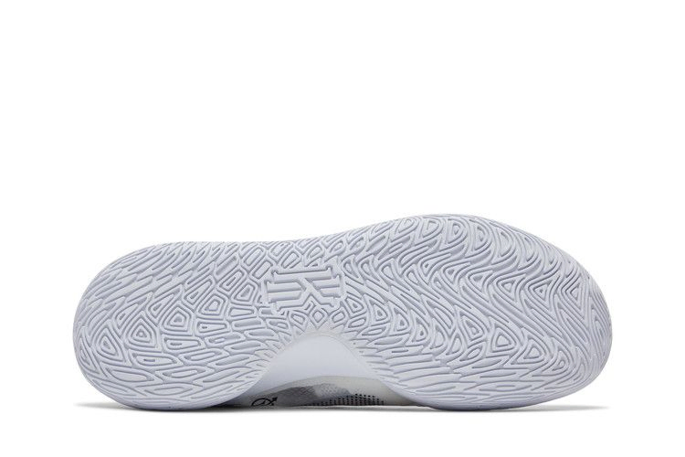 Кроссовки Nike Kyrie Flytrap 5 'White University Red'