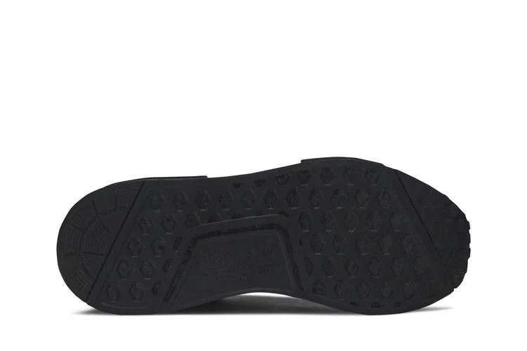Кроссовки adidas NMD_R1 'Triple Black'