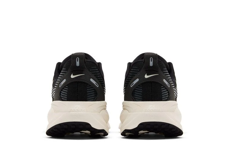 Кроссовки Nike Wmns Vomero 18 'Black Coconut Milk'