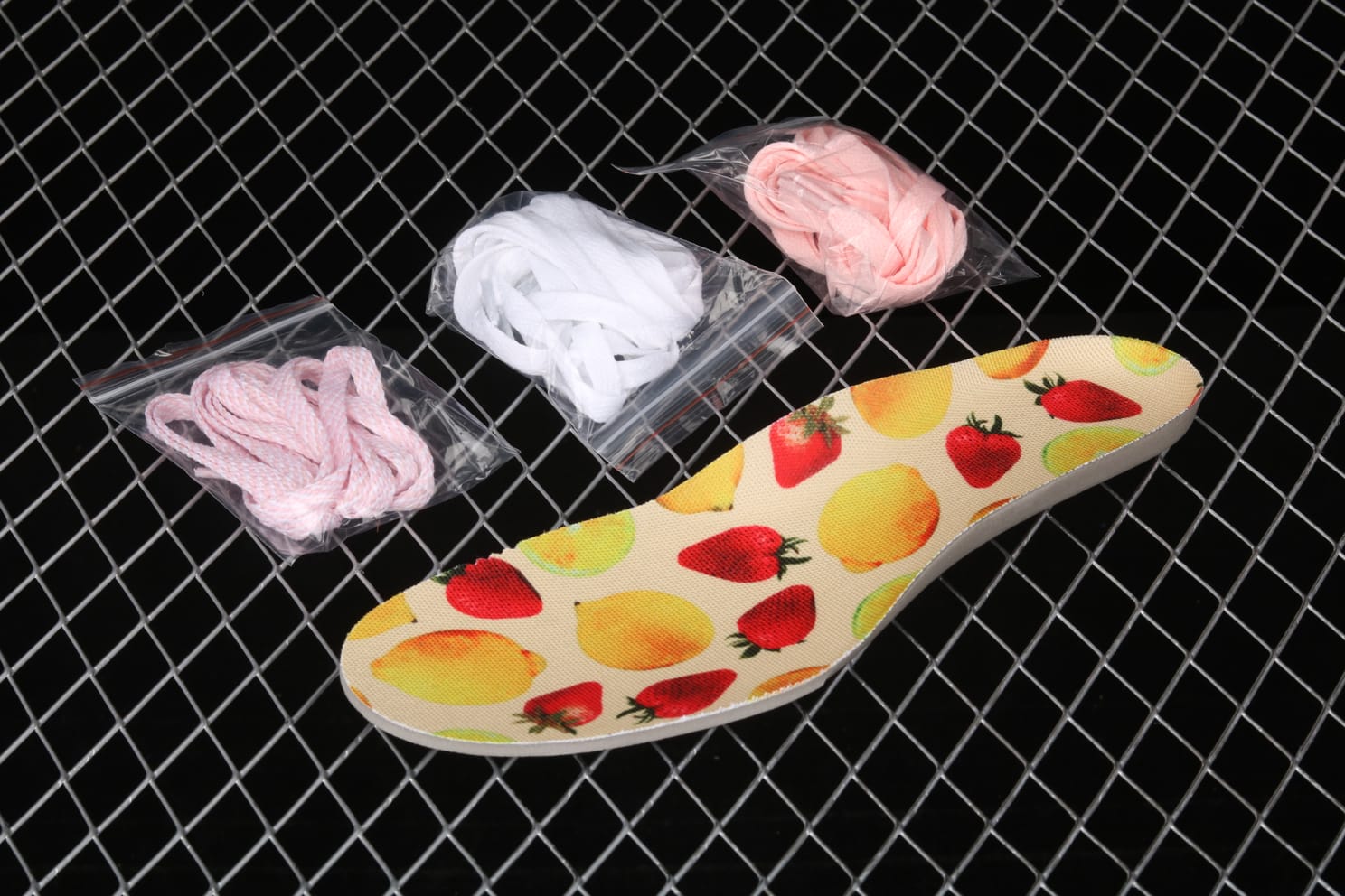 Nike-Air-Max-1-Strawberry-Lemonade-2020-8