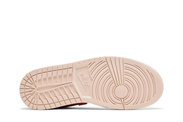 Кроссовки Wmns Air Jordan 1 Low SE 'Strawberry Milkshake'