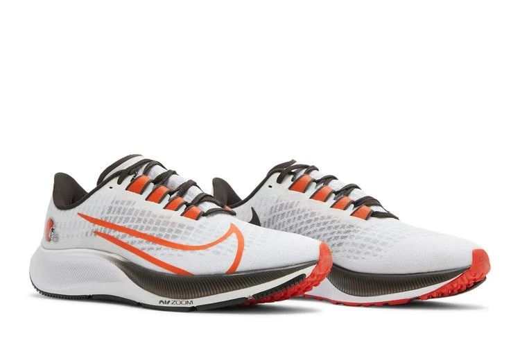 Krossovki-Nike-Air-Zoom-Pegasus-37-Cleveland-Browns-7