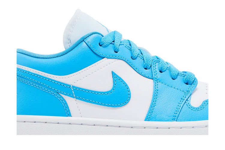 Кроссовки Wmns Air Jordan 1 Low 'Dark Powder Blue Gum'
