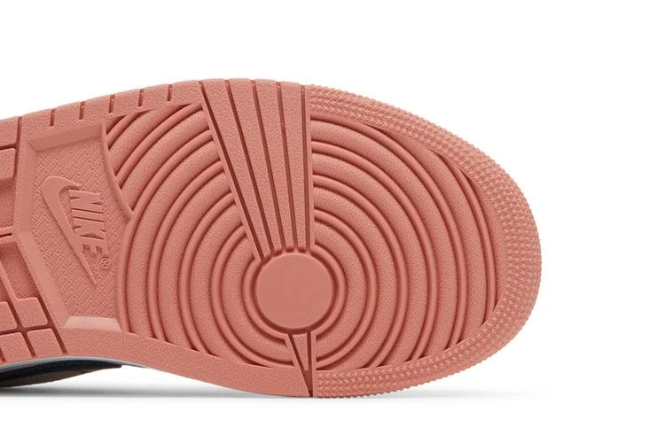 Кроссовки Wmns Air Jordan 1 Low 'Light Madder Root'