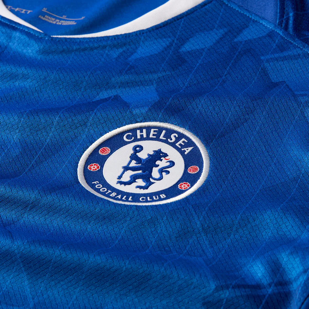 chelsea-nike-stadium-home-long-sleeve-shirt-2025-26_ss5_p-202492493pv-8u-zxkie3yzzdfwycljxfuxv-uiz7kpfnlusjph6jiq7g