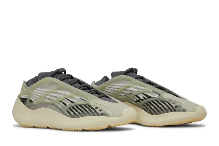 Krossovki-adidas-Mens-Yeezy-700-V3-Fade-Salt-7