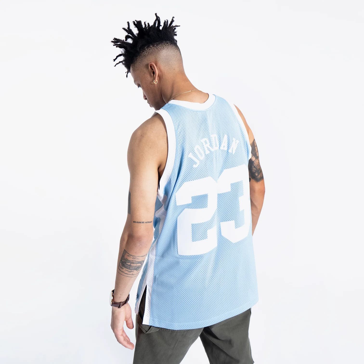 Mitchell-Ness-Michael-Jordan-University-Of-North-Carolina-Throwback-NCAA-Authentic-Jersey-1
