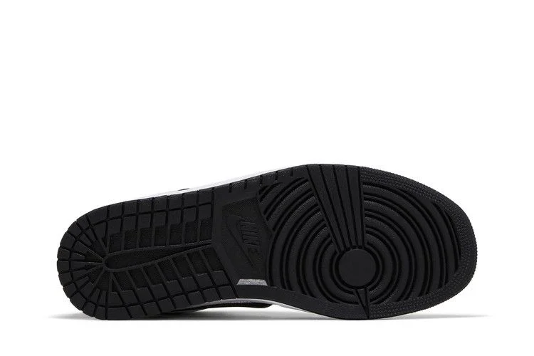Krossovki-Air-Jordan-1-Mid-Quai-54-3