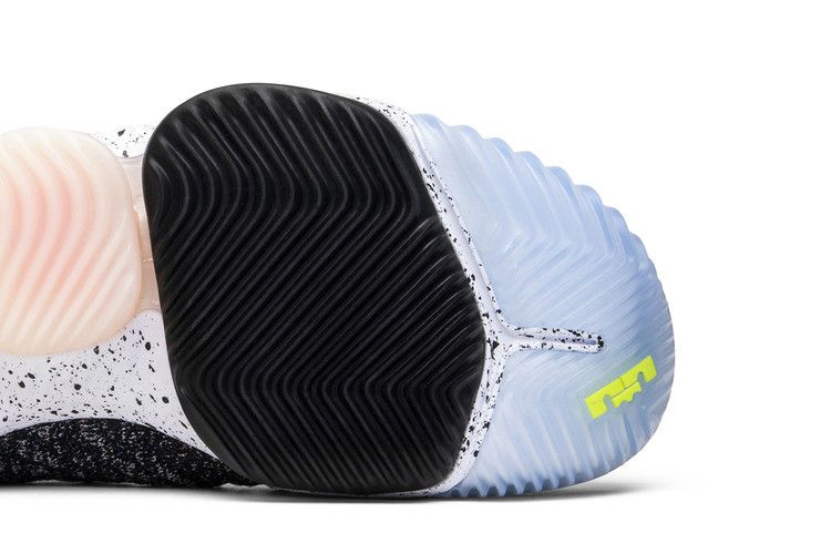 Кроссовки Nike LeBron 16 'What The'