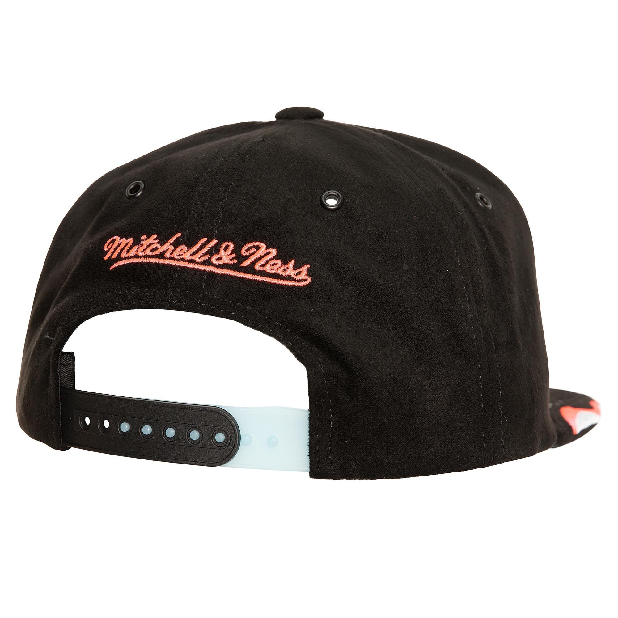 Mitchell-Ness-Day-6-Snapback-Chicago-Bulls-Hat-1