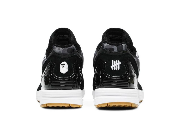 Krossovki-BAPE-x-Undefeated-x-adidas-ZX-8000-A-ZX-Series-Black-Camo-5
