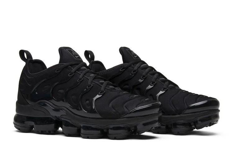Krossovki-Nike-Air-VaporMax-Plus-Triple-Black-7