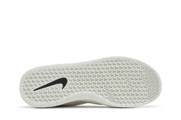 nyjah-free-2-sb-triple-white-bv2078-109_03