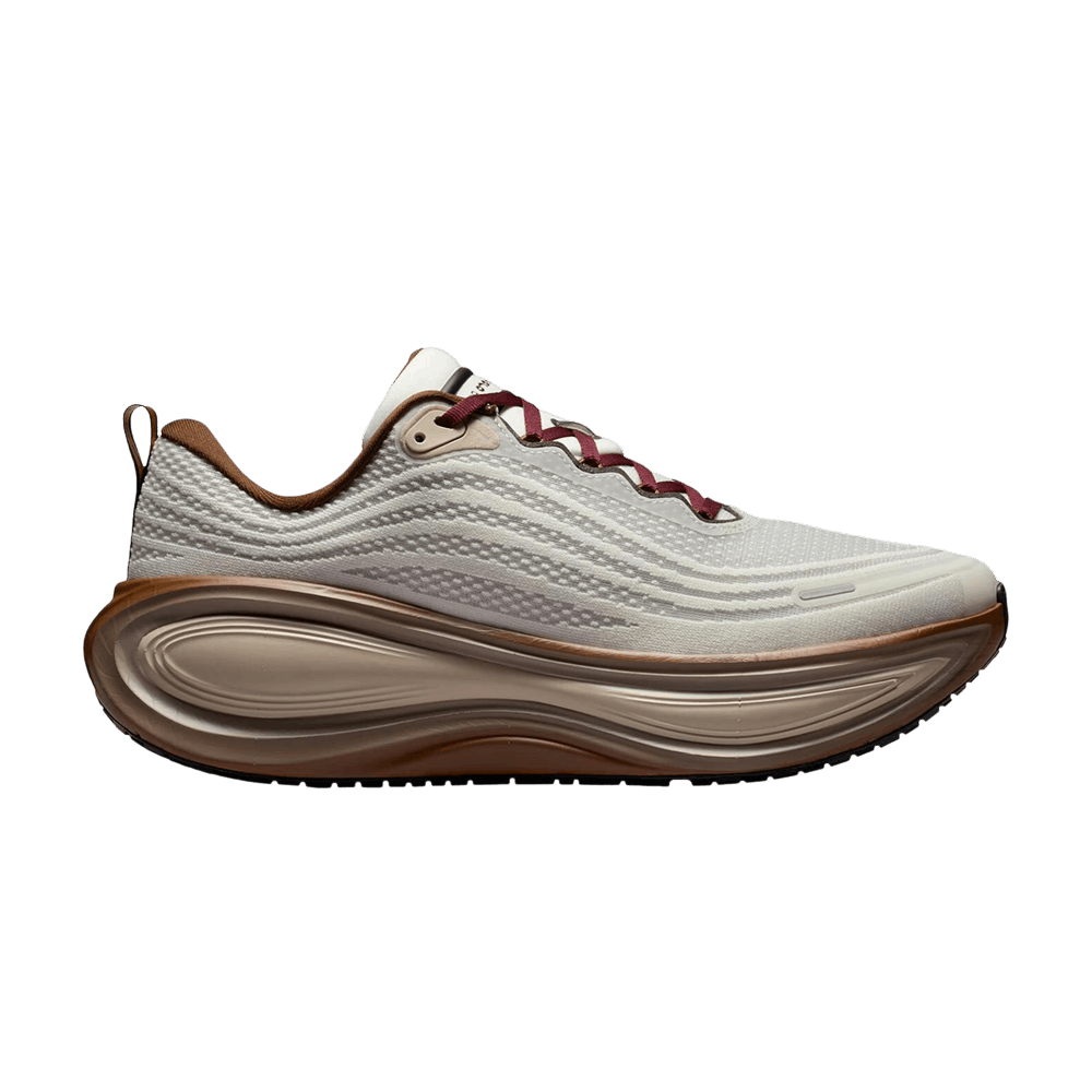 Кроссовки Nike Vomero Plus QS 'Sail Pecan Brown'
