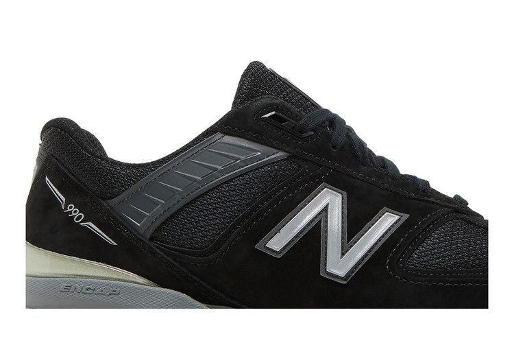 990v5-made-in-usa-extra-wide-black-m990bk5-4e_01
