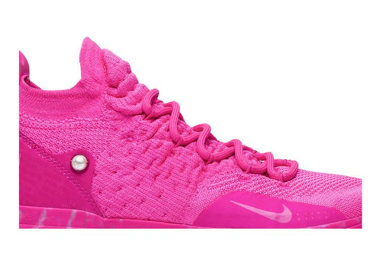 zoom-kd-11-aunt-pearl-bv7721-600_01