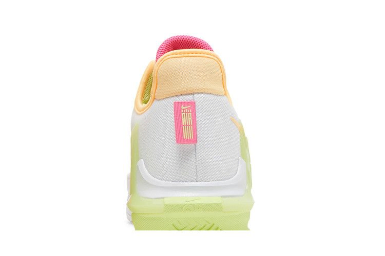 Кроссовки Nike LeBron Witness 6 'White Melon Tint'