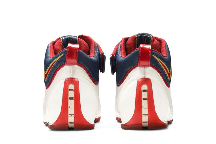 zoom-lebron-4-playoff-314647-161_05