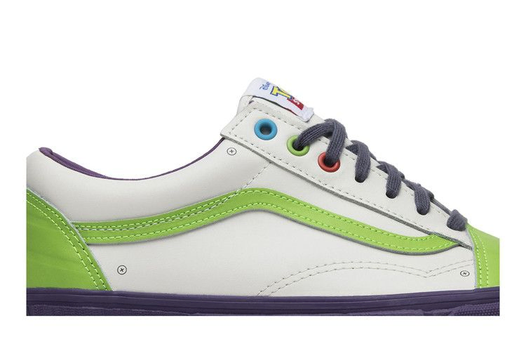 toy-story-x-old-skool-buzz-lightyear-vn0a31z9m4x_01