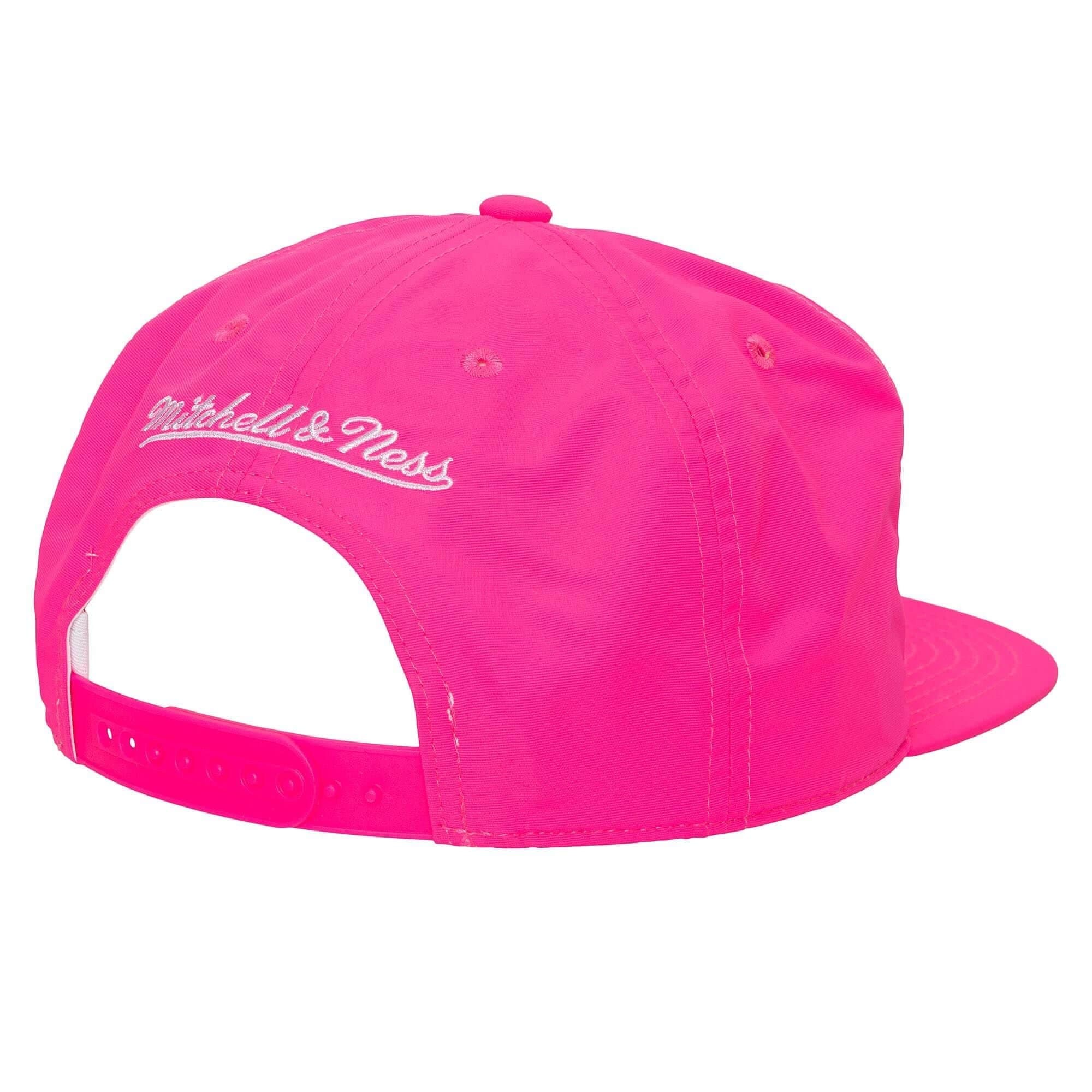 Бейсболка Mitchell & Ness Neon Nylon Snapback Brooklyn Nets Hat