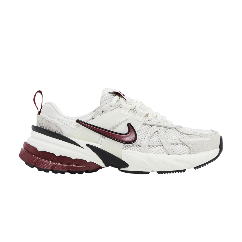 Кроссовки Nike Wmns V2K Run SE 'White Black Team Red'