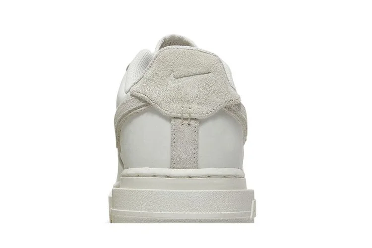 Кроссовки Nike Air Force 1 Luxe 'Triple White'