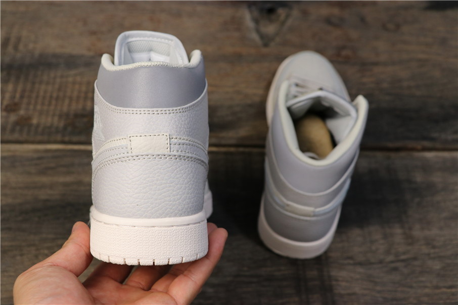 Jordan-1-Mid-Light-Bone-Wolf-Grey-GS-2