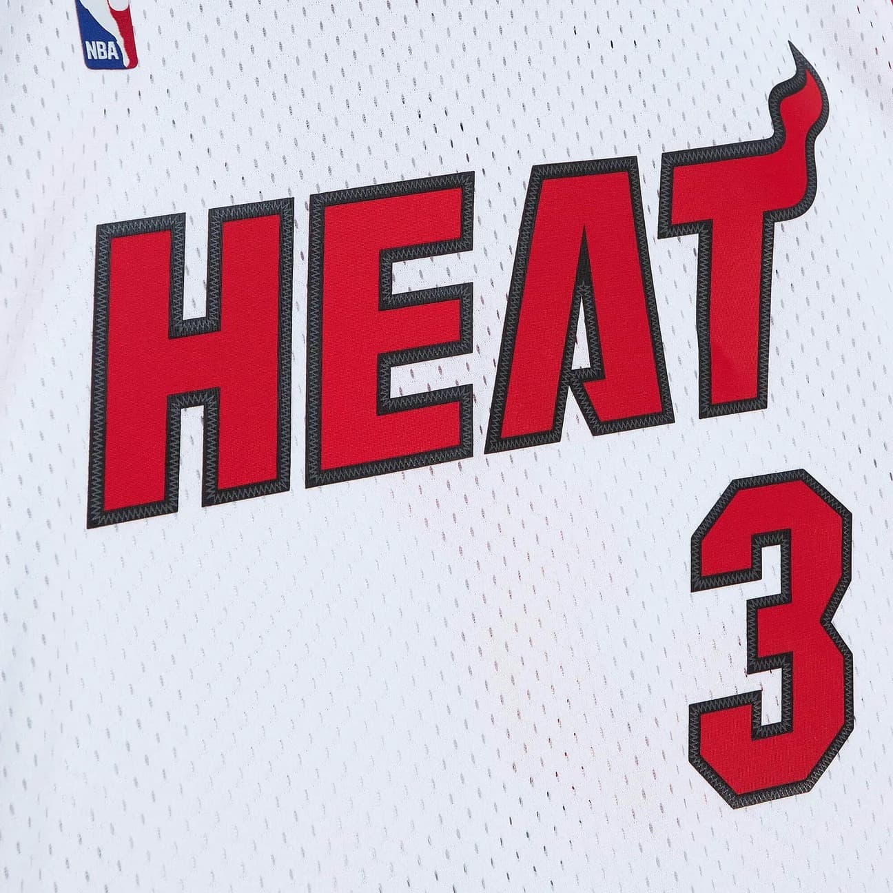 Баскетбольная джерси 2005-06 Miami Heat Dwyane Wade #3 Swingman Hardwood Classic White Jersey