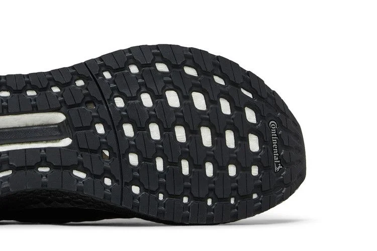 Krossovki-adidas-UltraBoost-CC_1-DNA-Black-Solar-Yellow-4