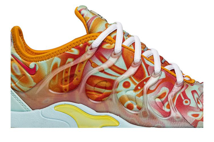 wmns-air-vapormax-plus-orange-dip-dye-cd7009-300_01