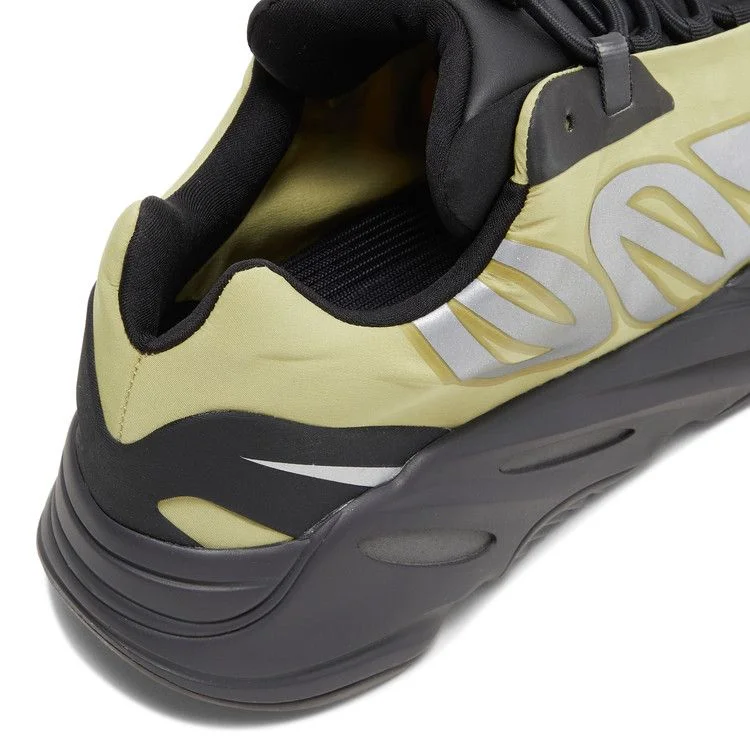 Krossovki-adidas-Mens-Yeezy-Boost-700-MNVN-Resin-10