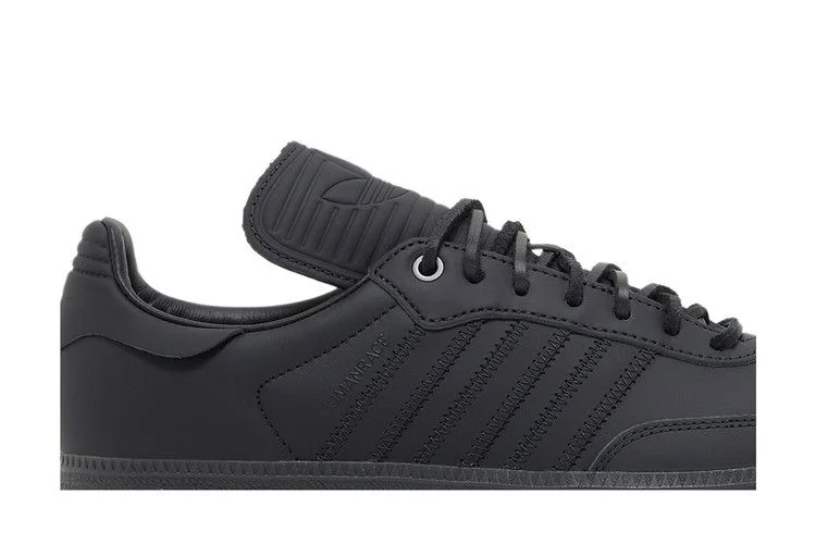Krossovki-Pharrell-x-adidas-Samba-Human-Race-Charcoal-1