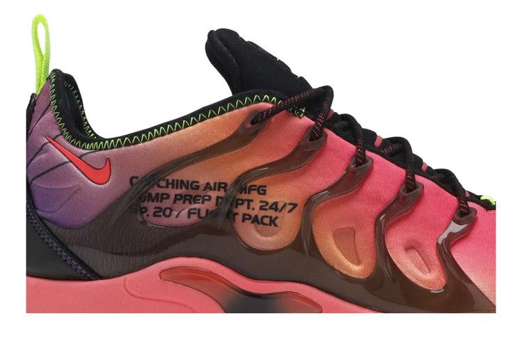 Кроссовки Nike Air VaporMax Plus 'Laser Crimson'