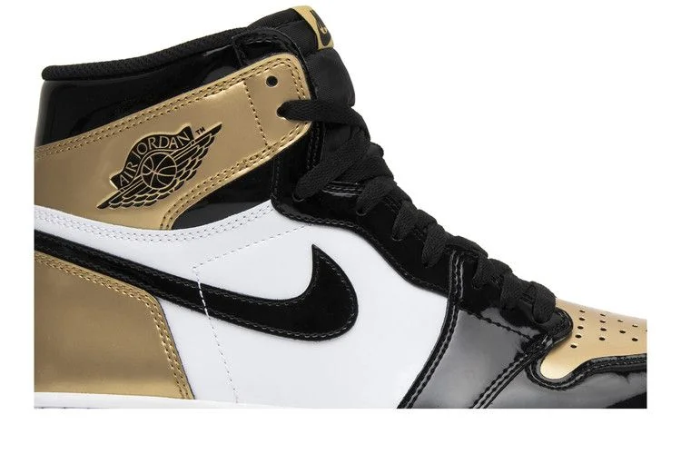 Кроссовки Air Jordan 1 Retro High OG NRG 'Gold Toe'