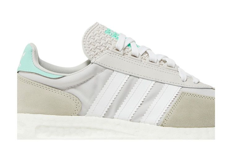 wmns-retropy-e5-grey-pulse-mint-gw8258_01