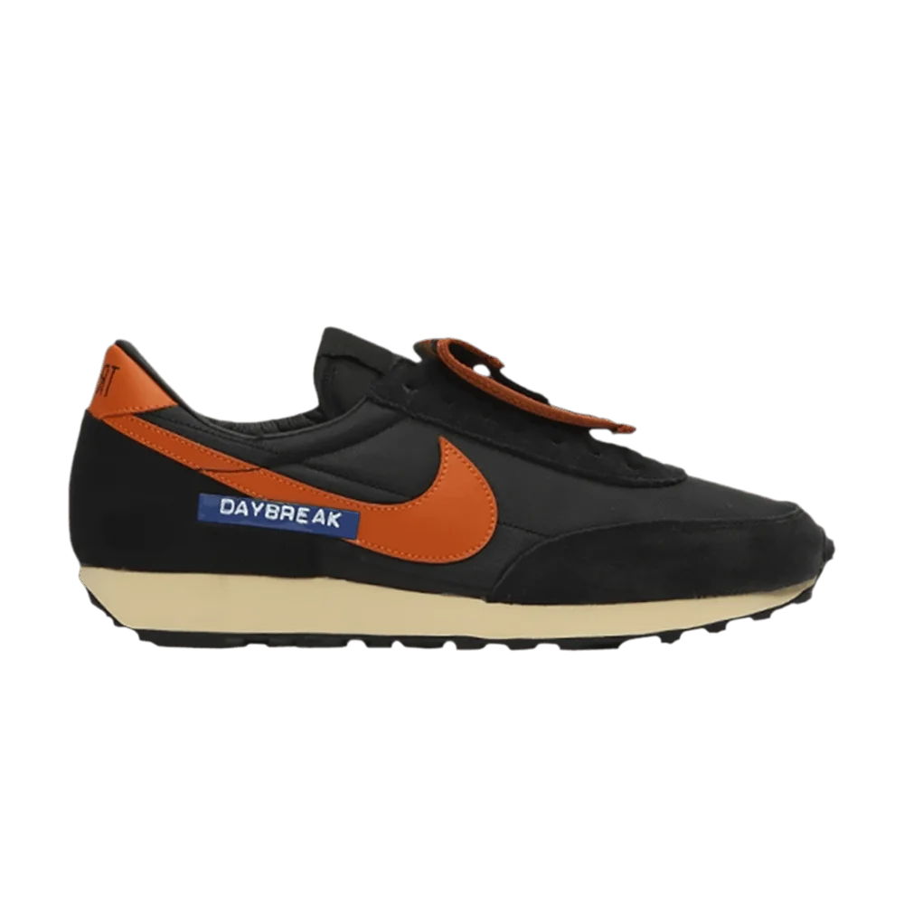 Krossovki-Nike-Wmns-Daybreak-SP-Trouble