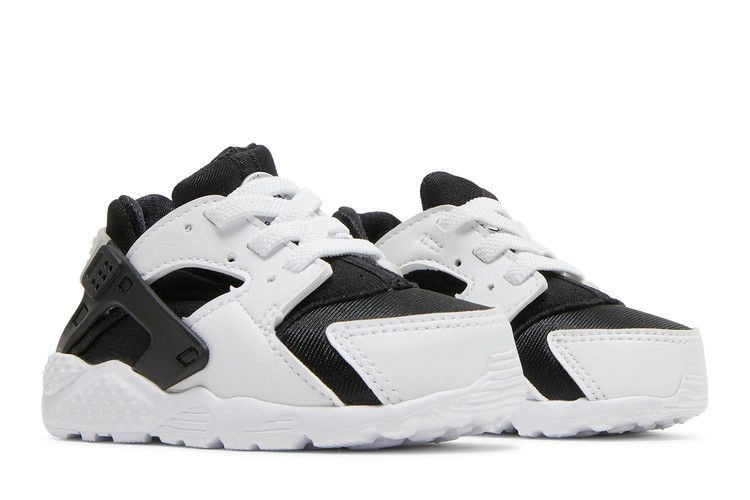 huarache-run-td-black-white-704950-040_07
