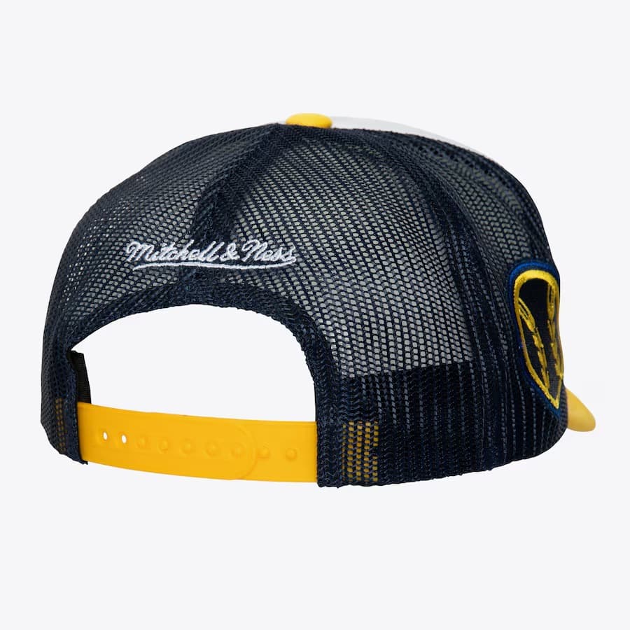 Бейсболка Mitchell & Ness White Milwaukee Brewers Blocker Trucker Snapback Hat