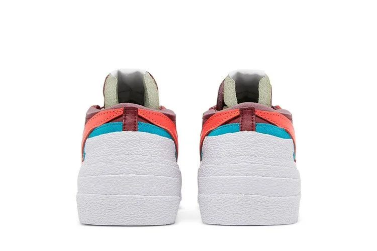 Кроссовки KAWS x sacai x Nike Blazer Low 'Team Red'