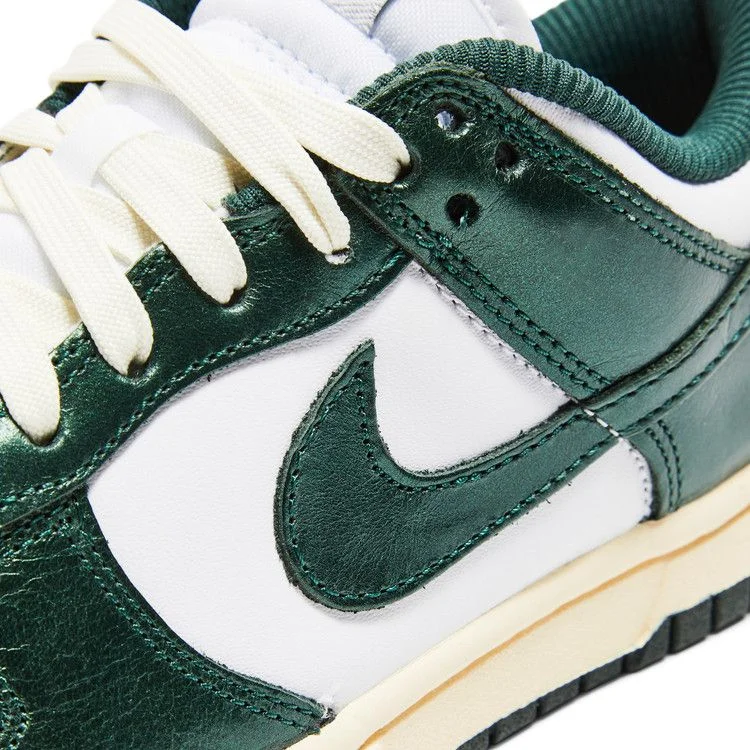 Krossovki-Nike-Wmns-Dunk-Low-Vintage-Green-9