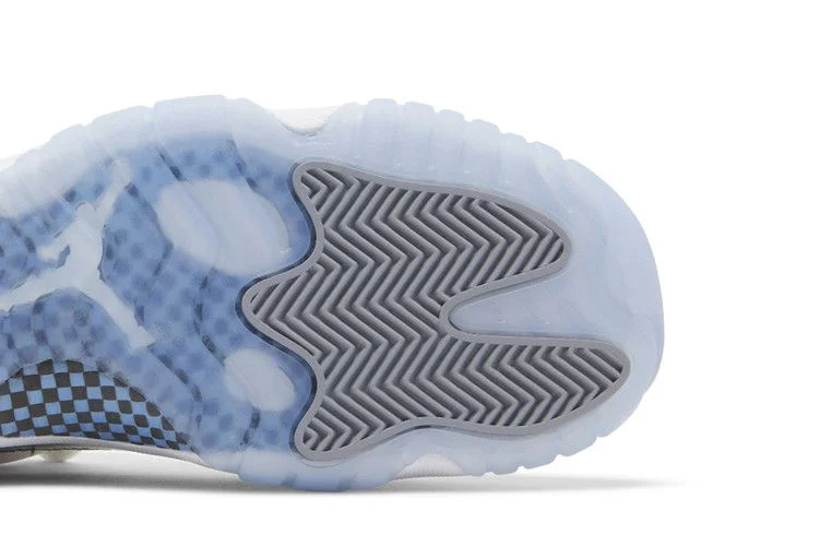 Krossovki-Air-Jordan-11-Retro-Low-GS-Cement-Grey-4